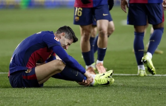 Barca sa sút không phanh.