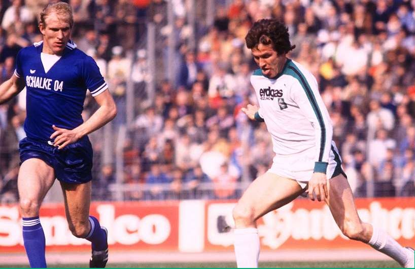 3. JUPP HEYNCKES | Hannover 96, Borussia Monchengladbach | 220 bàn thắng trong 447 trận đấu