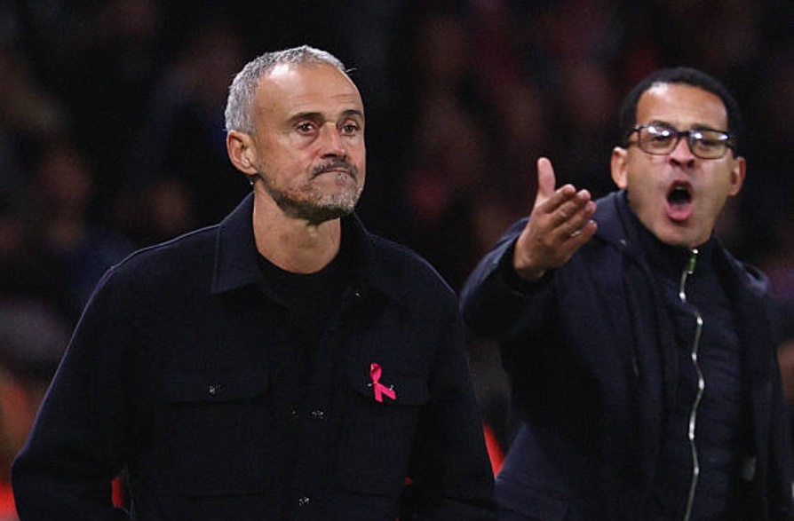 Luis Enrique đang đối mặt với bài toán nhân sự tại PSG.