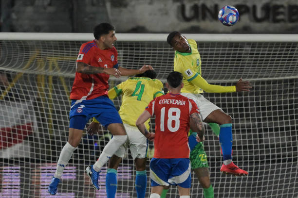 Thống kê cho thấy, Gabriel giành chiến thắng tuyệt đối trong các tình huống tranh chấp tay đôi trước Chile (8/8), và đây cũng là thành tích tốt nhất trong trận đấu.