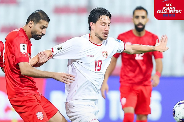 HLV Shin Tae-yong không hài lòng với những quyết định của trọng tài chính Ahmed Al Kaf trong trận hòa 2-2 trước Bahrain.