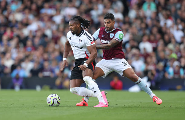 2: Adama Traore - 21. Dưới màu áo Fulham, ngôi sao người Tây Ban Nha vẫn là cơn "ác mộng" của hầu hết các hậu vệ ở Premier League.