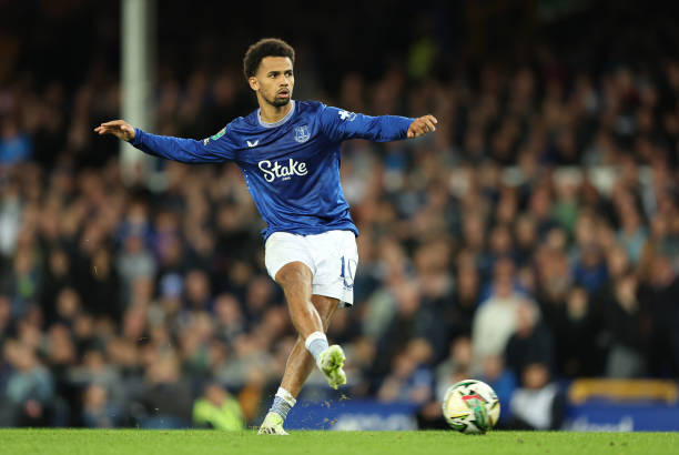 5: Iliman Ndiaye - 15. Tiền đạo người Senegal là điểm sáng hiếm hoi của Everton mùa này.