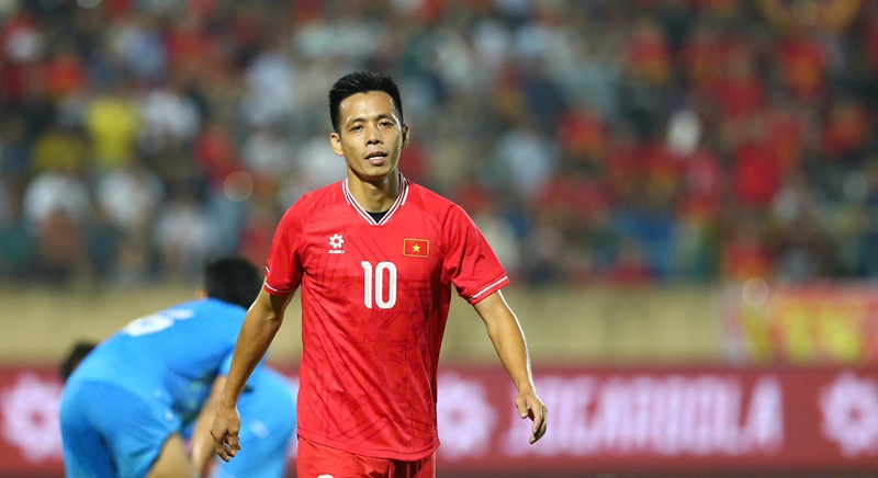 Văn Quyết chia tay tuyển Việt Nam. Ảnh: VFF.