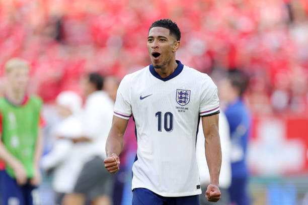 3 - Jude Bellingham. Đánh giá từ FourFourTwo: "Bellingham đã phát triển thành một cầu thủ trưởng thành, toàn diện, và là một trong những ngôi sao giỏi nhất hành tinh."