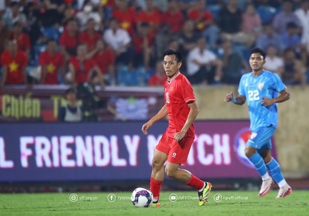 Văn Quyết trong trận đấu với Ấn Độ. Ảnh: VFF.