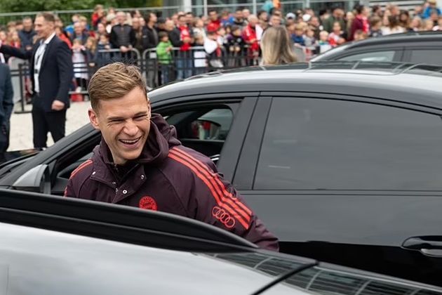 Lựa chọn này phổ biến, với sự đồng điệu của HLV Vincent Kompany và Eric Dier cùng với các cầu thủ người Đức Manuel Neuer hay Joshua Kimmich.