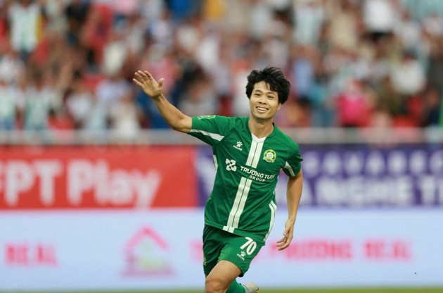 Nguyễn Công Phượng chứng minh giá trị của cầu thủ hàng đầu Việt Nam. Ảnh: VPF.