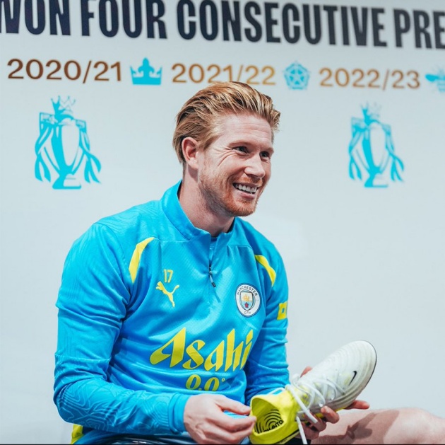 De Bruyne ngồi ngoài.