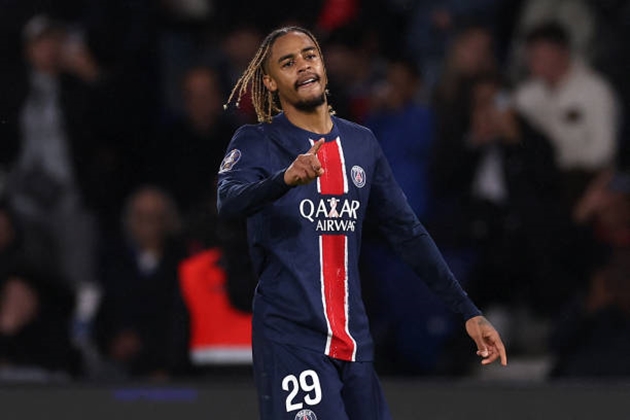 Bradley Barcola gây ấn tượng mạnh trong trận đấu với Strasbourg.