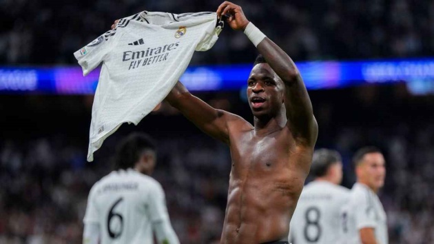 Vinicius lập hattrick bàn thắng.
