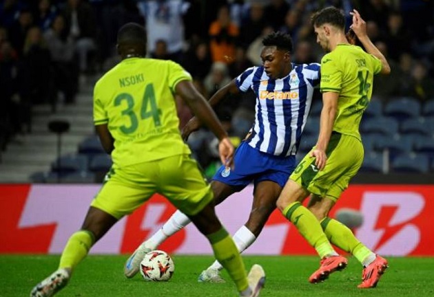 Sau 8 trận đấu kể từ đầu mùa, anh đã ghi được tổng cộng 8 bàn thắn, hiệu suất cực kỳ đáng nể.