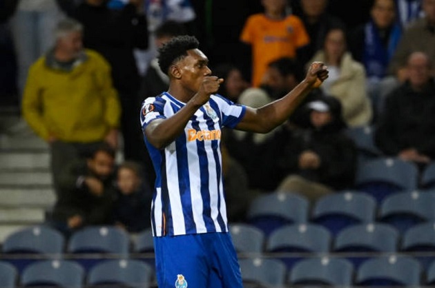 Đó là một pha xử lý bóng gọn gàng ở trong vòng cấm. Pha ra chân của Omorodion khá kín và nó đi vào góc gần, nơi thủ môn không kịp phản xạ. Dĩ nhiên, Omorodion vẫn còn nhiều điều phải cải thiện, chẳng hạn như kỹ năng giữ bóng (mất bóng đến 13 lần).