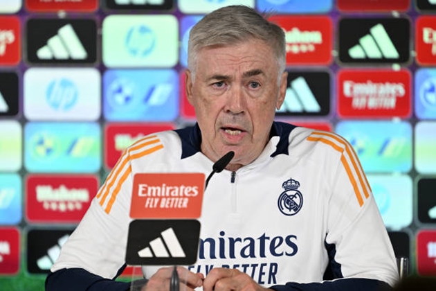Carlo Ancelotti tỏ ra tự tin trước trận đấu với Barcelona.