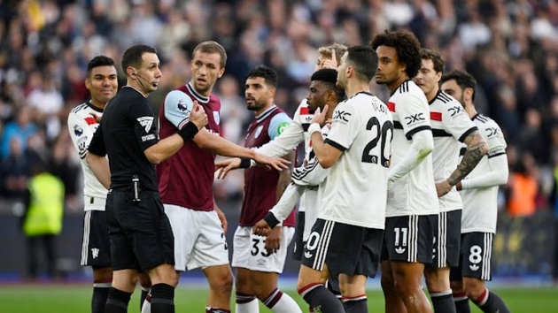 Quyết định thổi 11m gây tranh cãi.