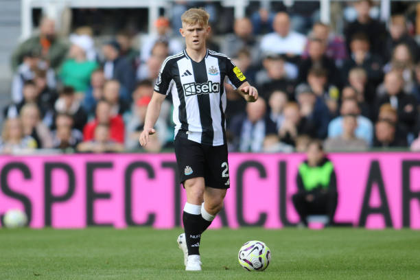 Với điểm số 7.6, anh là cầu thủ được Fotmob đánh giá cao nhất bên phía Newcastle trong trận đấu vừa qua.