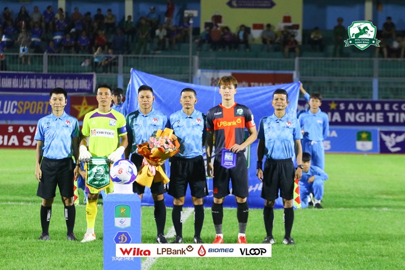 Hoàng Đức trong trận ra quân ở giải Hạng Nhất của Phù Đổng Ninh Bình. Ảnh: CLB Phù Đổng Ninh Bình.