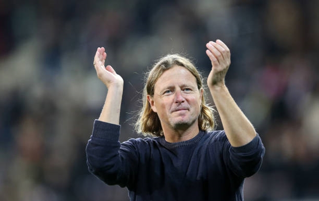 Bo Henriksen không ngại phải đối đầu Bayern Munich.