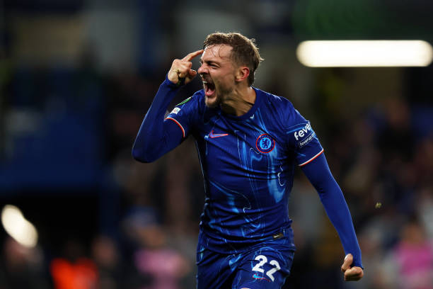 Đáng chú ý, bên cạnh Veiga, một tân binh khác của Chelsea là Kiernan Dewsbury-Hall cũng đã "mở tài khoản" trong trận đấu vừa qua.