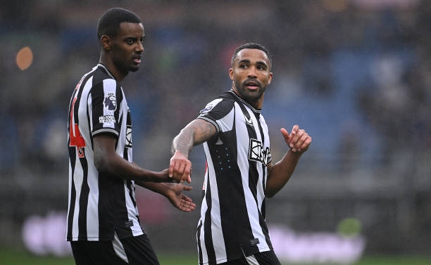 Alexander Isak và Callum Wilson thường xuyên dính chấn thương khiến Eddie Howe gặp khó.