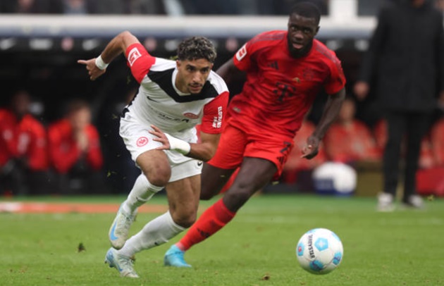 Chelsea nhắm đến tiền đạo Frankfurt.