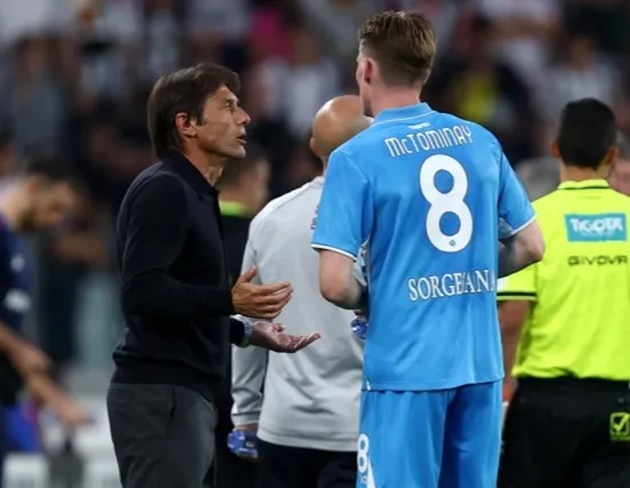 McTominay đã thành công ngay lập tức ở Naples. HLV Napoli, Antonio Conte đã áp dụng chế độ ăn kiêng nghiêm ngặt cho McTominay