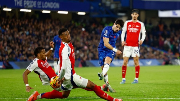 Cú sút xa tuyệt đẹp của Neto.