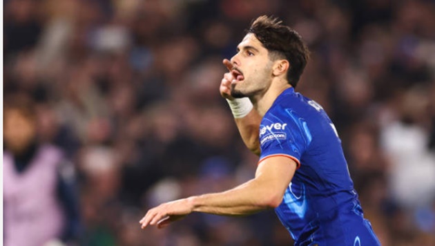 Neto chỉ mới chuyển đến Chelsea vào mùa hè.