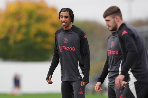 Leny Yoro nhiều khả năng sẽ có suất ở hàng phòng ngự Manchester United trong thời gian tới.