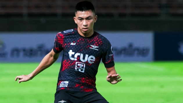 Tiền đạo Poomchantuek bị loại khỏi tuyển Thái Lan.