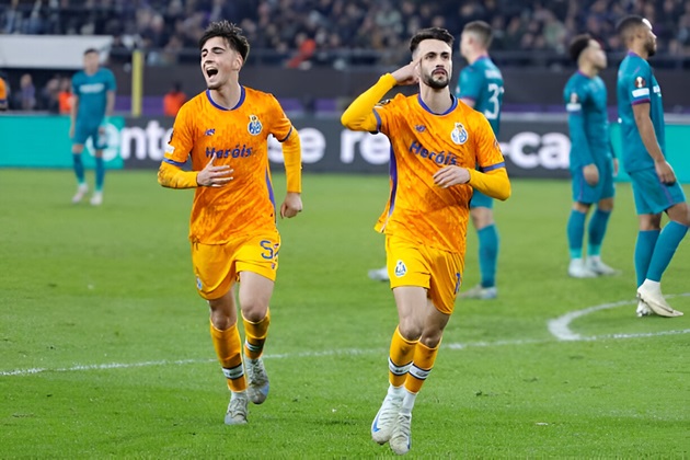 Fabio Vieira ghi bàn đầu tiên cho Porto mùa này.