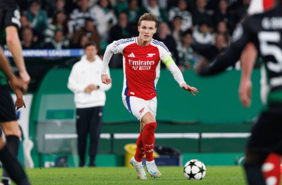 Odegaard trở lại giúp Arsenal tìm thấy chiến thắng.