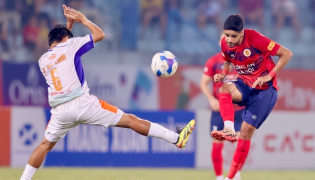 Leonardo Artur góp dấu giày vào 3 bàn thắng của Công An Hà Nội.