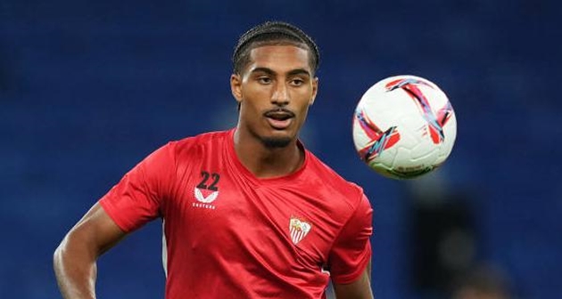 Newcastle United cân nhắc chuyển hướng mục tiêu sang Loic Bade.