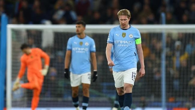 Hệ thống phòng ngự của Man City đang quá mong manh.