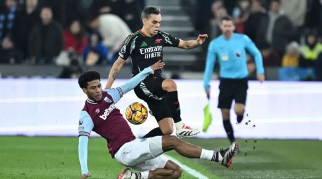 Arsenal có trận đấu tốt ở sân khách.