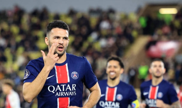 Ramos vào sân và ghi bàn cho PSG.