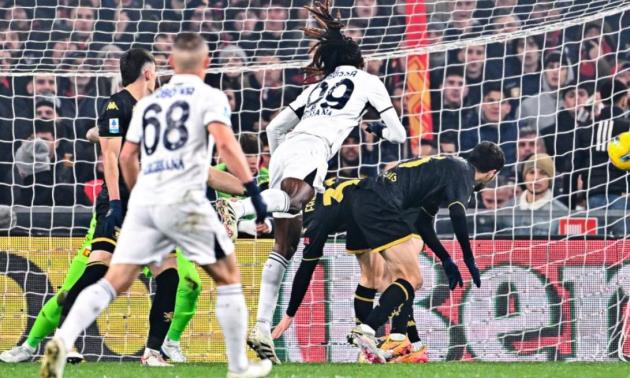 Napoli có hiệp 1 ấn tượng, nhưng chùng xuống trong hiệp 2.
