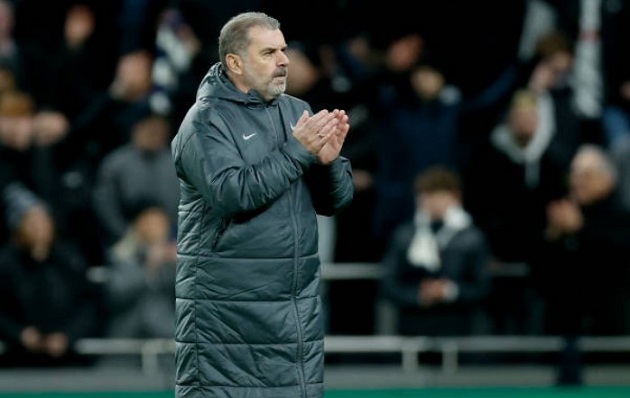 Postecoglou đang đứng trước nhiều áp lực.