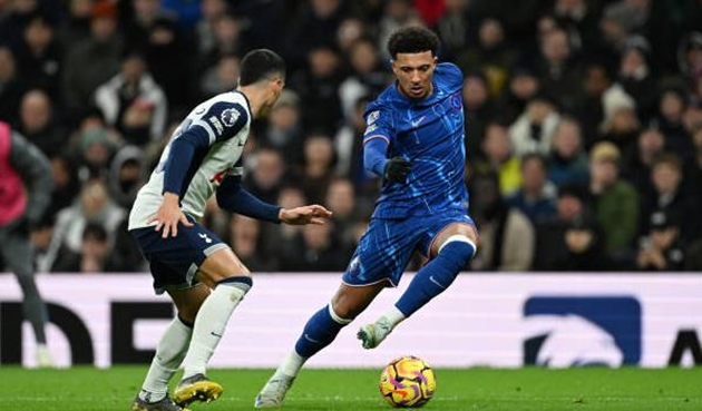 Sancho tỏa sáng ở Chelsea.