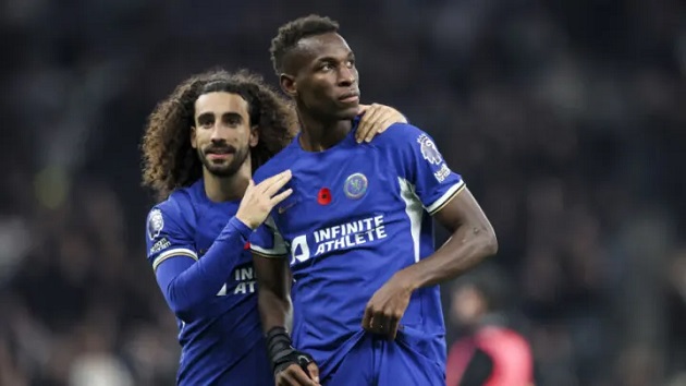 Chelsea đang vươn mình mạnh mẽ ở Ngoại hạng Anh.