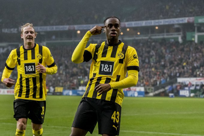Gittens trong màu áo Dortmund.