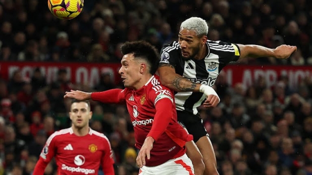Newcastle áp đảo Man United.
