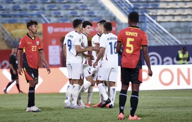 Thái Lan thị uy sức mạnh trước Timor Leste.