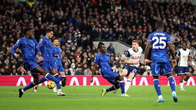 Hàng phòng ngự Chelsea chưa mang tới sự yên tâm.