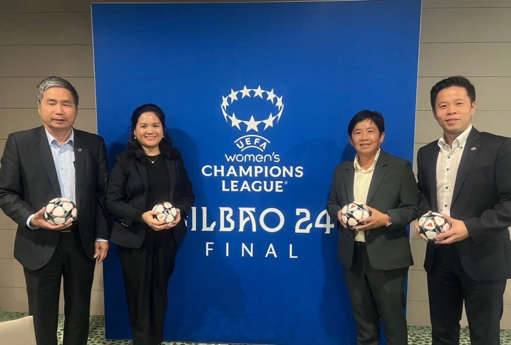 VFF tham dự hội thảo phát triển bóng đá nữ UEFA. Ảnh: VFF.