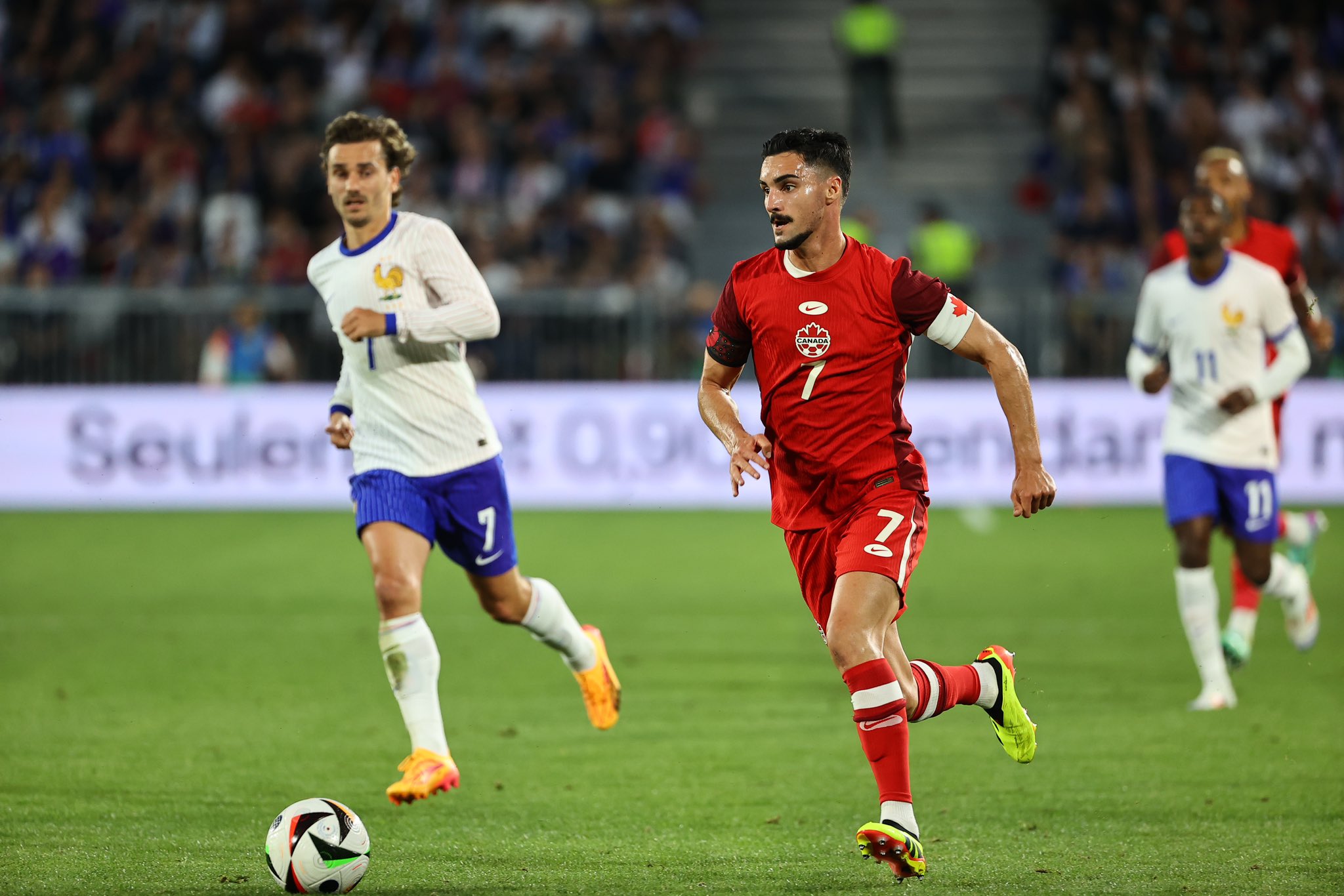 Les Bleus cũng không nên coi trận hòa này là thảm họa, đặc biệt là khi Kylian Mbappe chỉ chơi 20 phút cuối trận. Nhưng rõ ràng Didier Deschamps vẫn còn việc phải làm.
