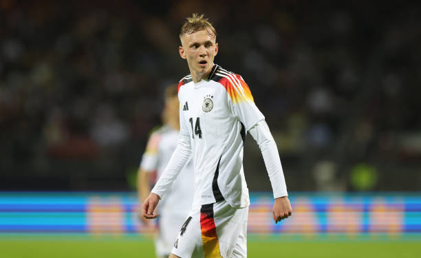 Maximilian Beier có nhiều nét tương đồng với Roberto Firmino.