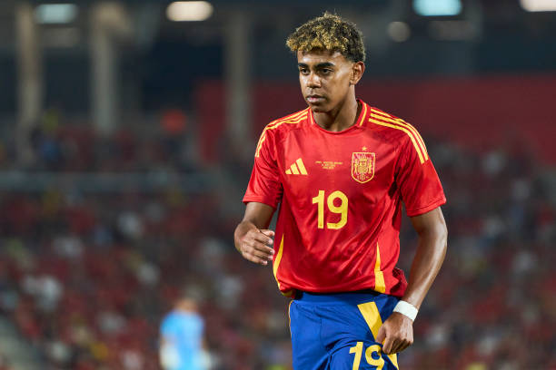 Lamine Yamal sắp phá vỡ kỷ lục cầu thủ trẻ nhất ra sân tại EURO 2024.