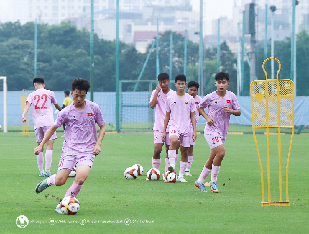 U16 Việt Nam tích cực tập luyện chuẩn bị cho giải vô địch U16 Đông Nam Á 2024. Ảnh: VFF.